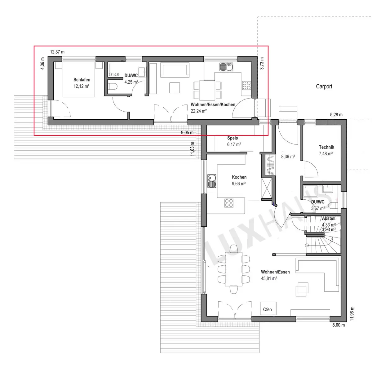 Grundriss in L-Form - die rot gekennzeichnete Einliegerwohnung ist links im Anbau des Hauses, rechts das Haupthaus für die Familie