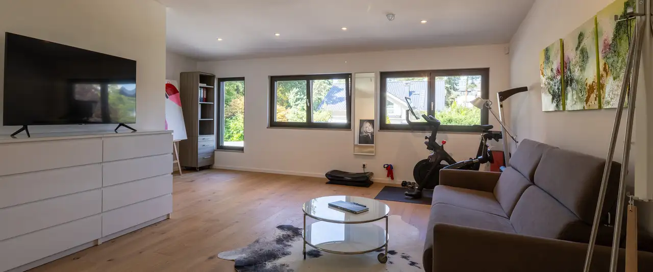 Satteldachhaus mit Glasfront