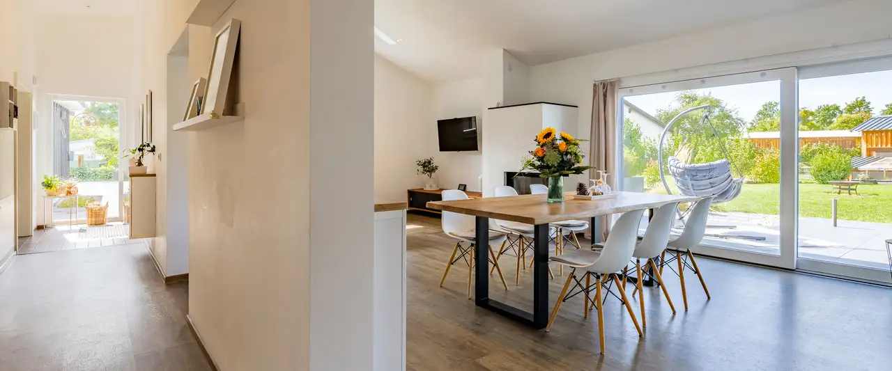 Bungalow mit versetztem Pultdach