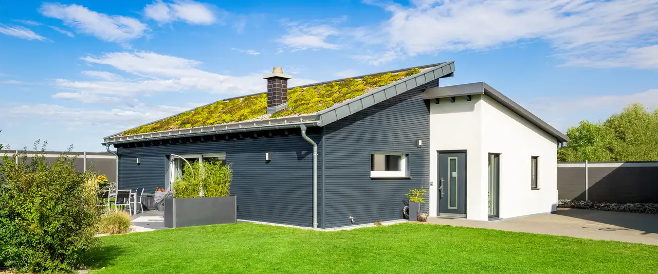 Bungalow mit versetztem Pultdach
