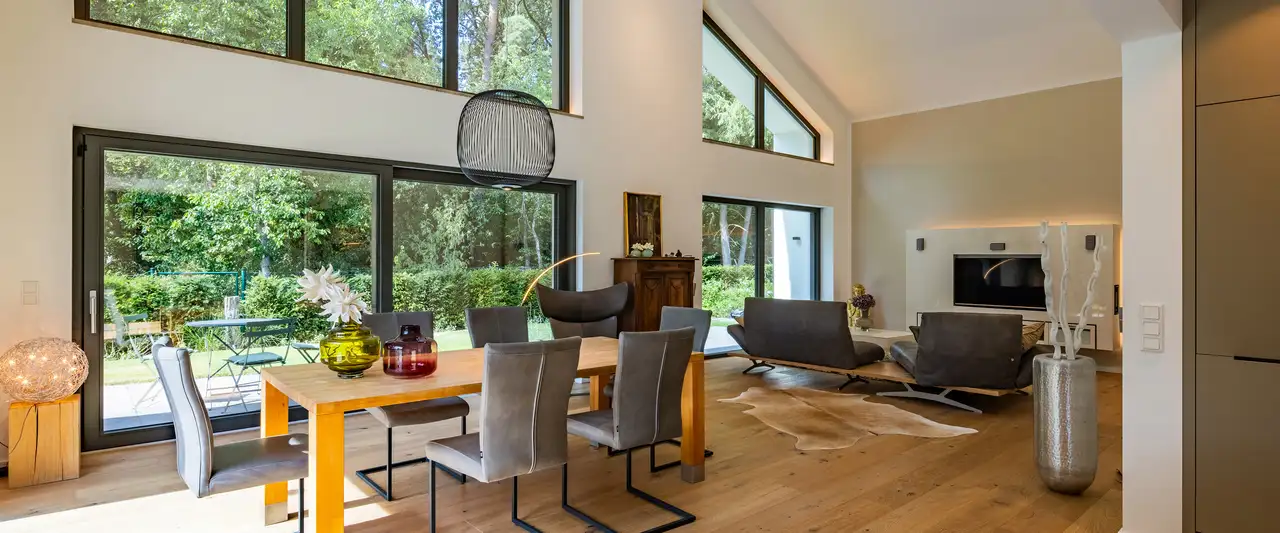 Satteldachhaus mit Glasfront