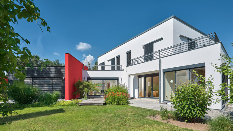 Modernes Einfamilienhaus in Georgensgmünd - das LUXHAUS Musterhaus am Werksstandort Modernes Einfamilienhaus in Georgensgmünd - das LUXHAUS Musterhaus am Werksstandort