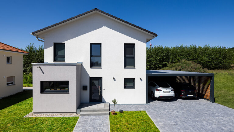 Modernes Satteldachhaus | Satteldach Landhaus 149 von LUXHAUS Modernes Satteldachhaus | Satteldach Landhaus 149 von LUXHAUS