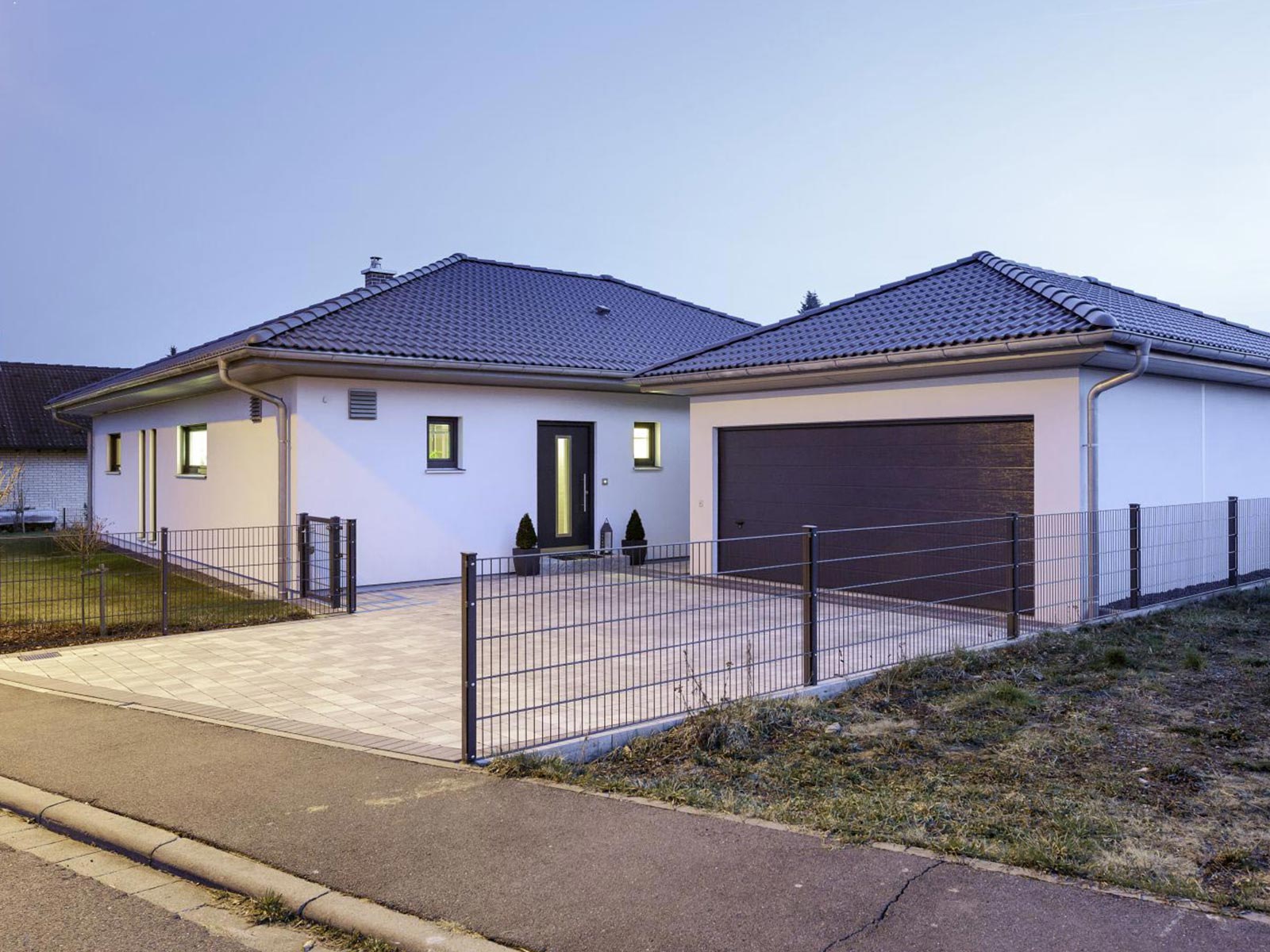 Winkelbungalow Bungalow Walmdach 130 Luxhaus Kundenhaus Luxhaus