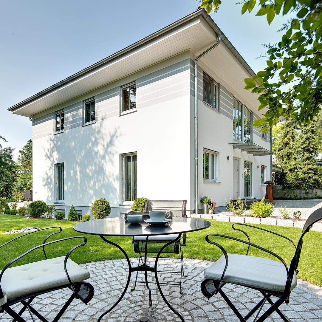 Stadtvilla bauen mit LUXHAUS - Inspiration für Ihre Stadtvilla Klassische Stadtvilla mit Walmdach